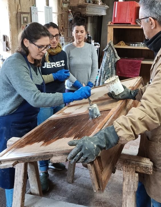 corso restauro legno vicenza e1748439780753 Viart