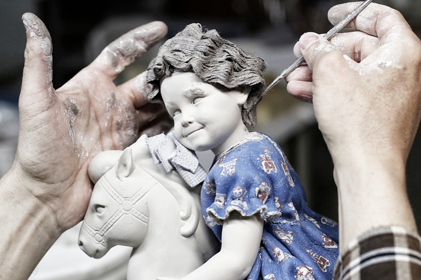 porcellana capodimonte lavoraizone artigianale Viart