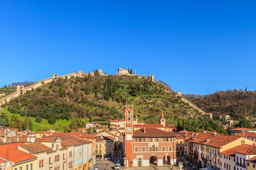 panorama collinare di Marostica e delle mura